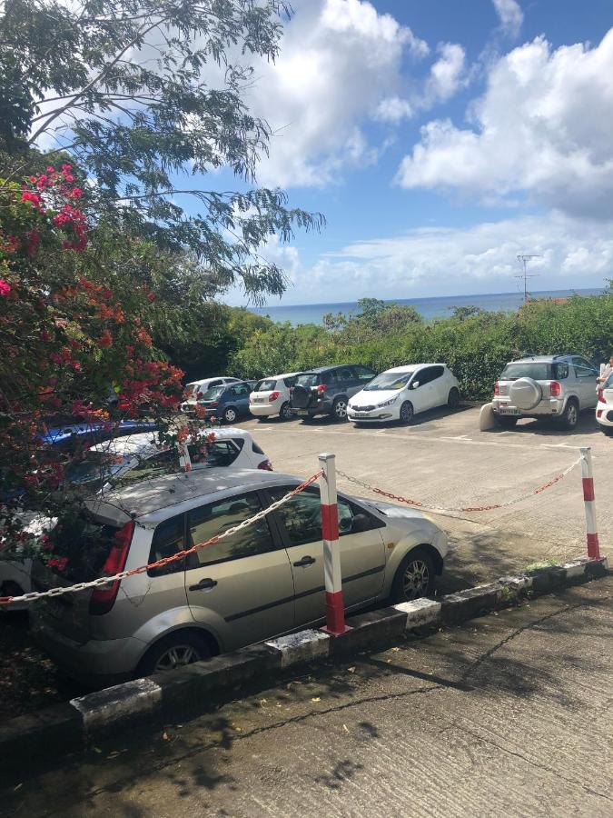Studio Sainte Anne 2Mn A Pieds De La Plage ,Possibilite Location De Voiture Buitenkant foto